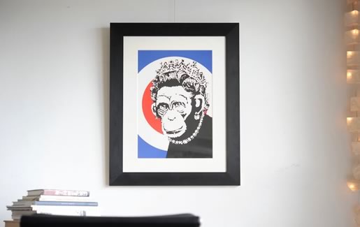 Banksyを額装で粋に遊んでみた。