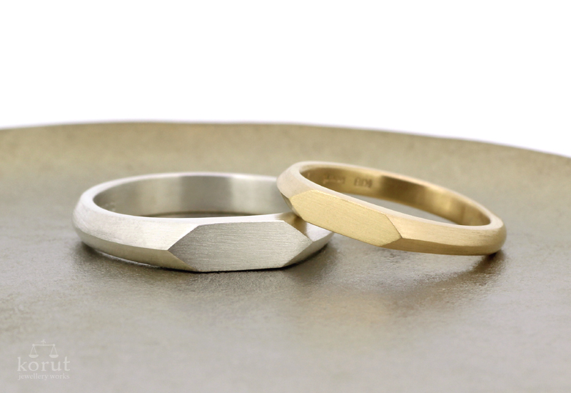 シルバーとゴールドのマリッジリング（結婚指輪）