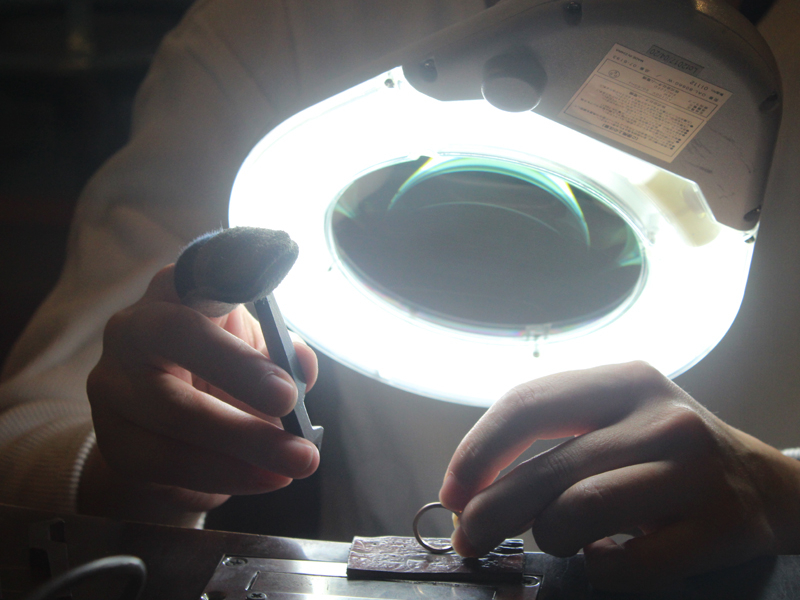 マリッジリング（結婚指輪）の内側への刻印を入れていただきます