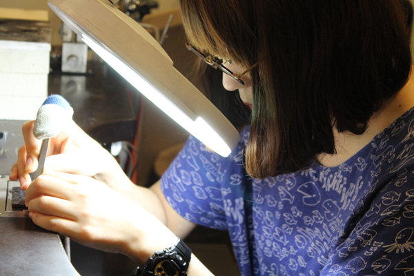 マリッジリング（結婚指輪）への打刻体験