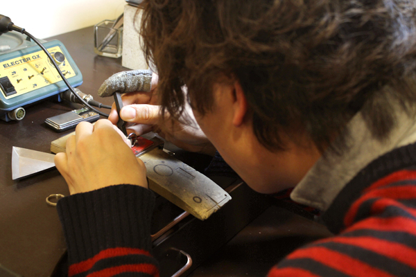 リフォームフルオーダーエンゲージリング(婚約指輪)制作体験・文字打刻1