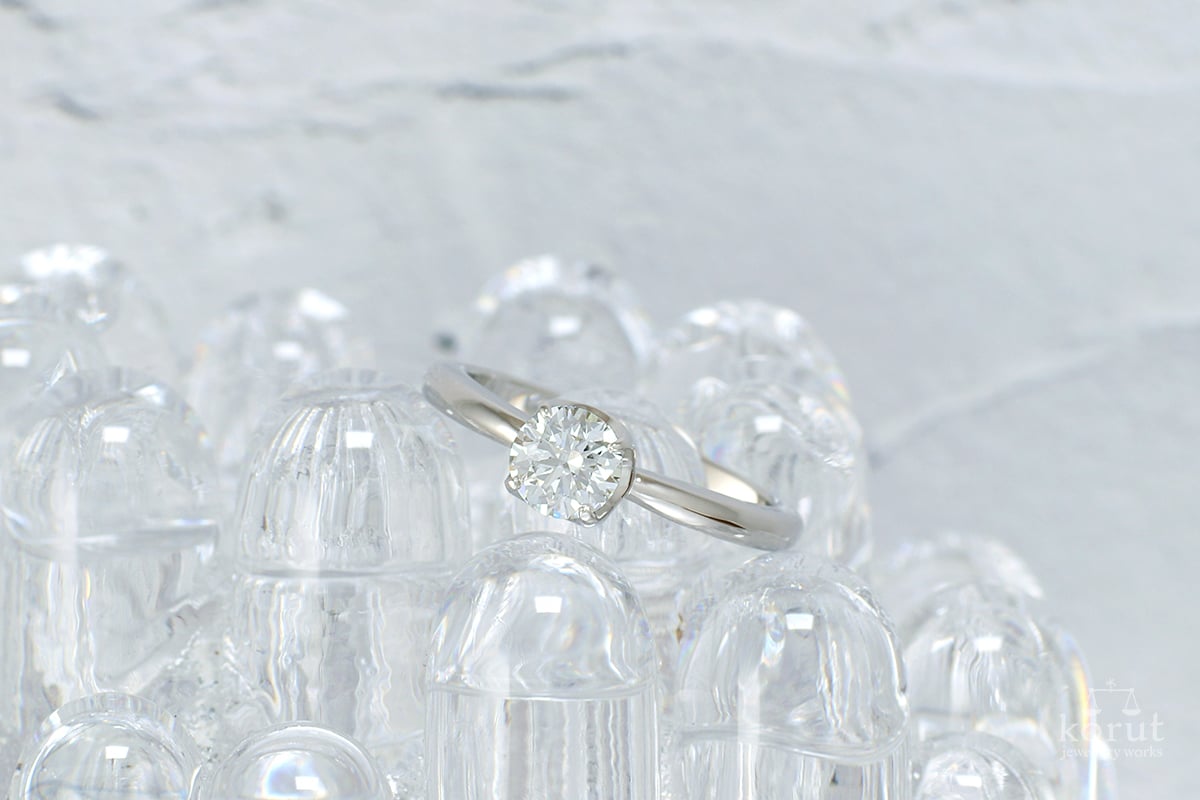 ソリティアタイプのエンゲージリング