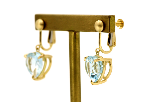ハートシェイプのアクアマリンを使ったフルオーダー18金イエローゴールドイヤリング