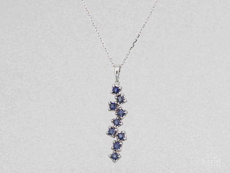 リフォーム後、ブルーサファイアのペンダント