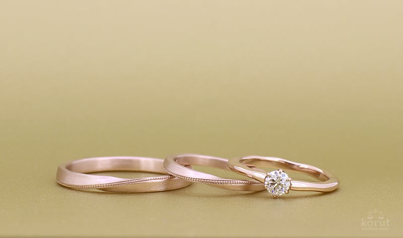 ピンクゴールドのエンゲージ＆マリッジリング