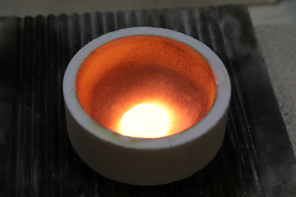 エンゲージリング(婚約指輪)とマリッジリング(結婚指輪)制作体験-地金溶解2