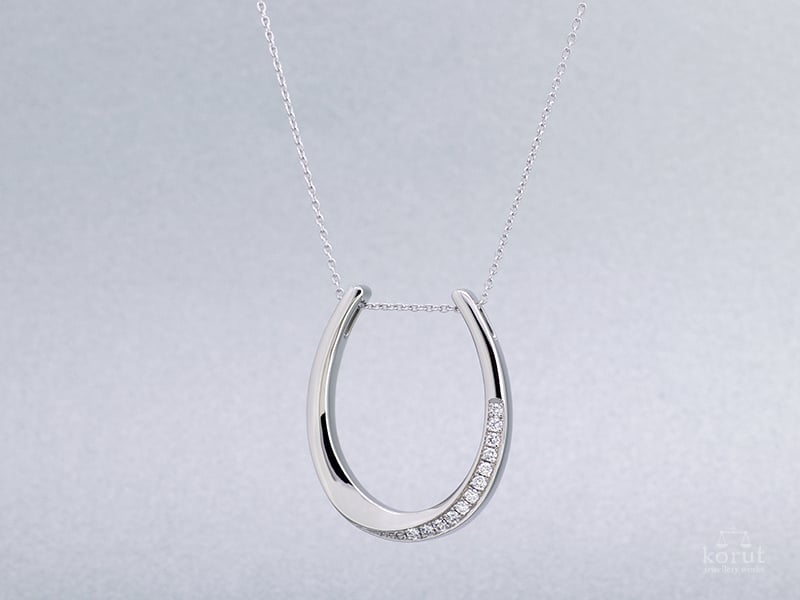 馬蹄のペンダントトップ