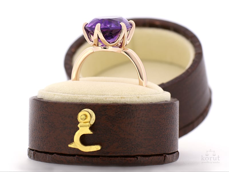アメジストとピンクゴールドの指輪