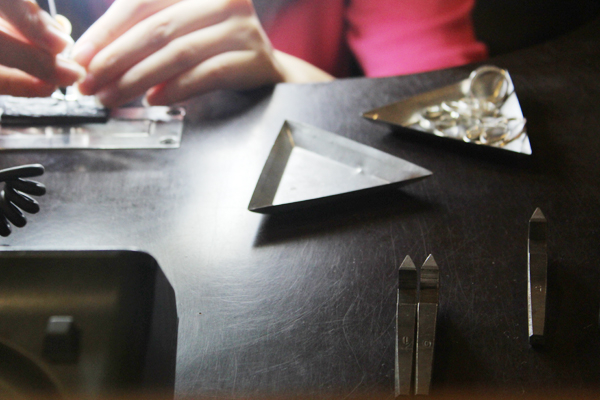 マリッジリング（結婚指輪）への打刻体験