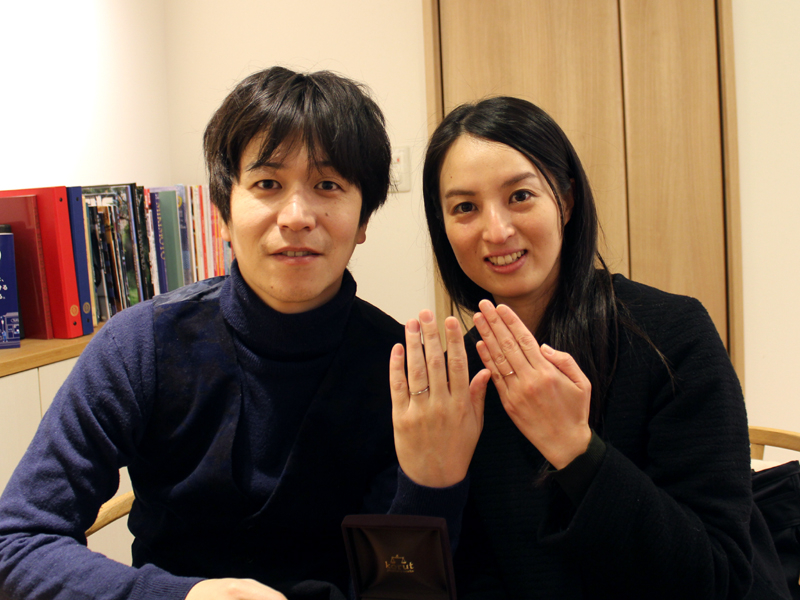 マリッジリング（結婚指輪）お受け取り時の記念写真