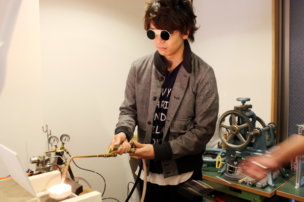 リフォームフルオーダーエンゲージリング(婚約指輪)制作体験・地金溶解1