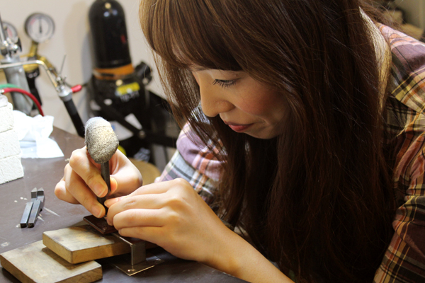 フルオーダーマリッジリング(結婚指輪)の制作体験-文字打刻3