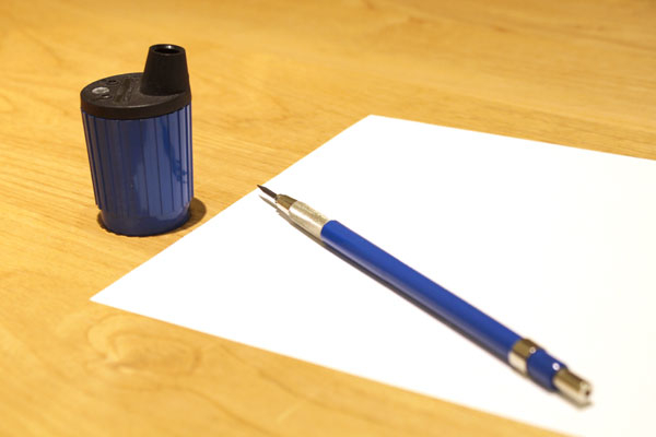 ジュエリーデザインの道具紹介、ホルダーと芯研器