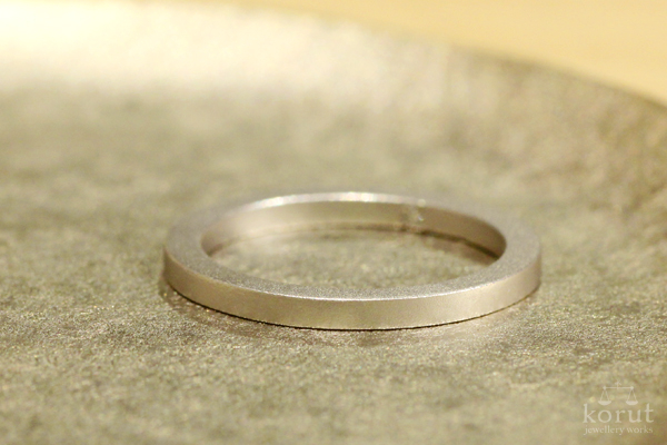 シンプルなプラチナリング（指輪）