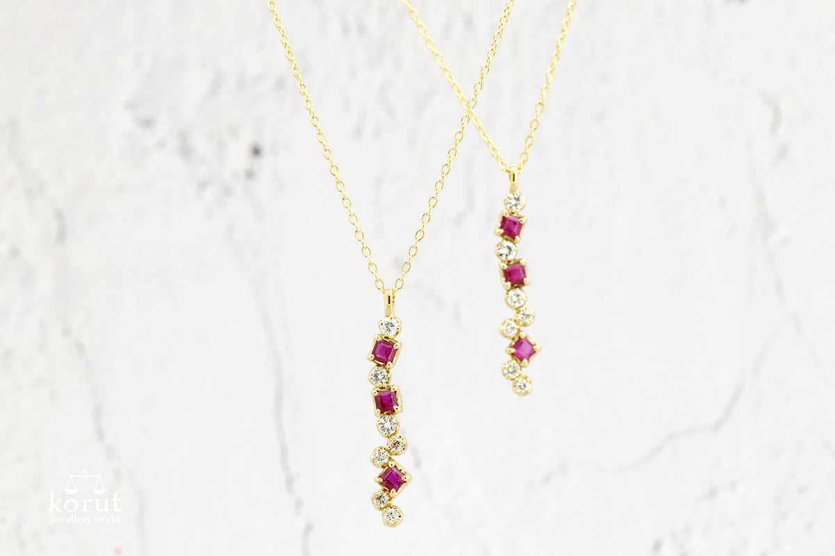 リングから2つのペンダントへのリフォーム