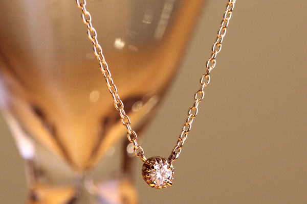 フルオーダーペンダント完成写真、１８金ピンクゴールド・ダイヤモンド・ミルグレイン・光沢仕上げ