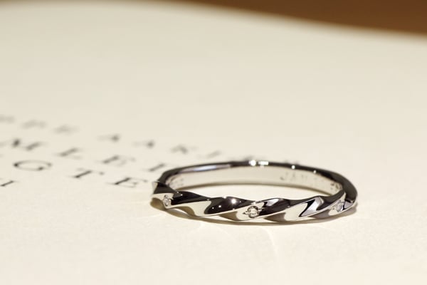 シルバー製イエローダイヤ、ルビー入お守り