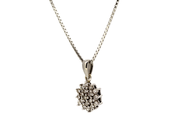 リフォーム前の18金ホワイトゴールド・ダイヤモンドペンダント