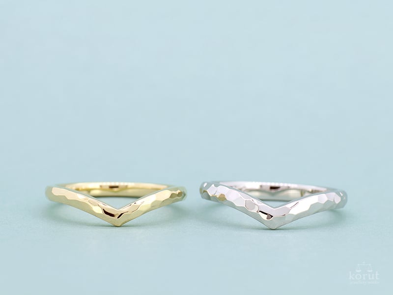 V字のマリッジリング