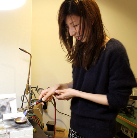 リフォームペンダント制作体験・預かり地金の溶解