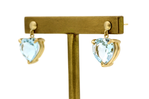 ハートシェイプのアクアマリンを使ったフルオーダー18金イエローゴールドピアス