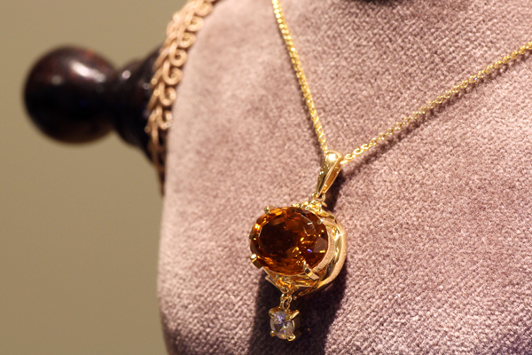 リフォーム後の18金イエローゴールドペンダント、シトリン・ホワイトトパーズ