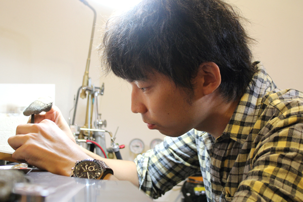 フルオーダーマリッジリング(結婚指輪)の制作体験-文字打刻1