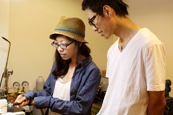 18金イエローゴールド・つや消し加工フルオーダーマリッジリング(結婚指輪)制作体験・地金溶解1