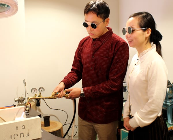 フルオーダーエンゲージリング(婚約指輪)・マリッジリング(結婚指輪)制作体験・地金溶解1