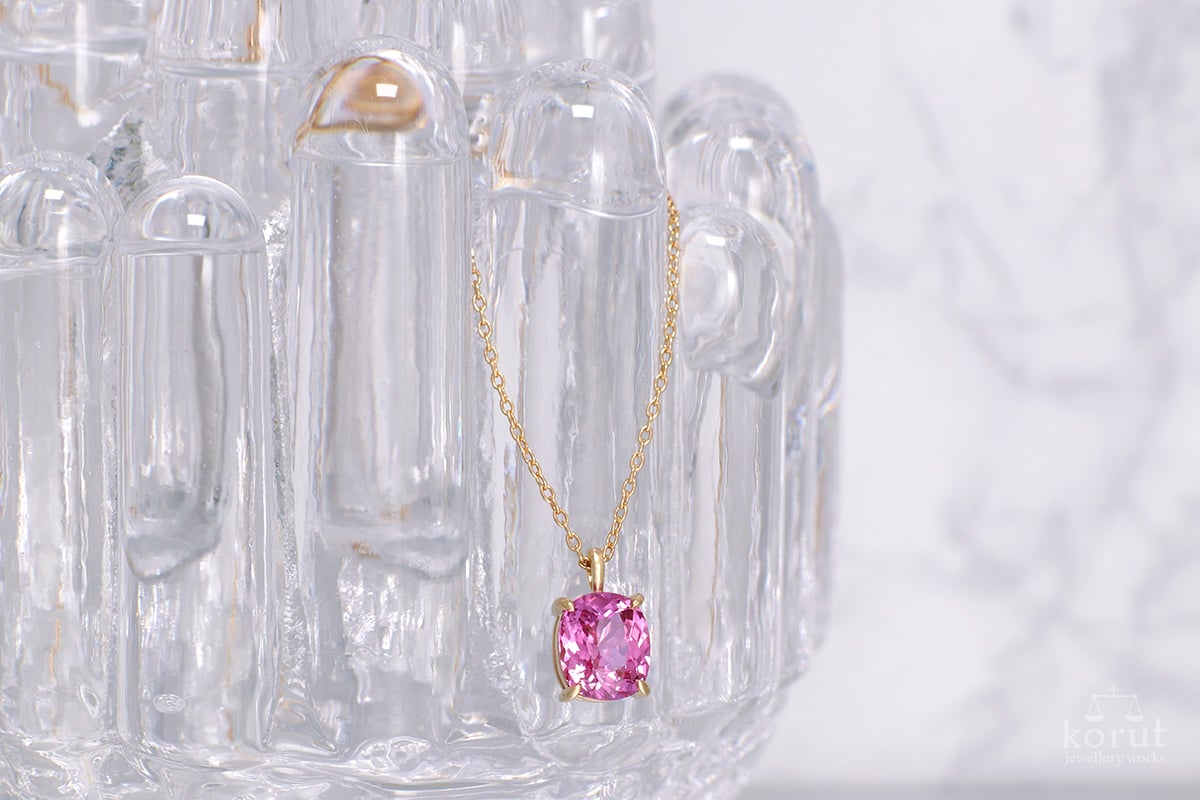 サファイアのペンダント