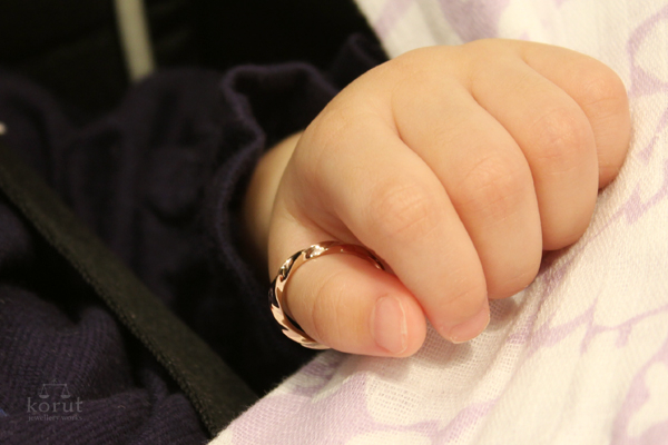 ご出産記念にオーダーいただいた、誕生石をあしらったリング