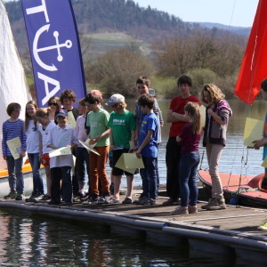 Die Teilnehmer auf der Steganlage des Vereins