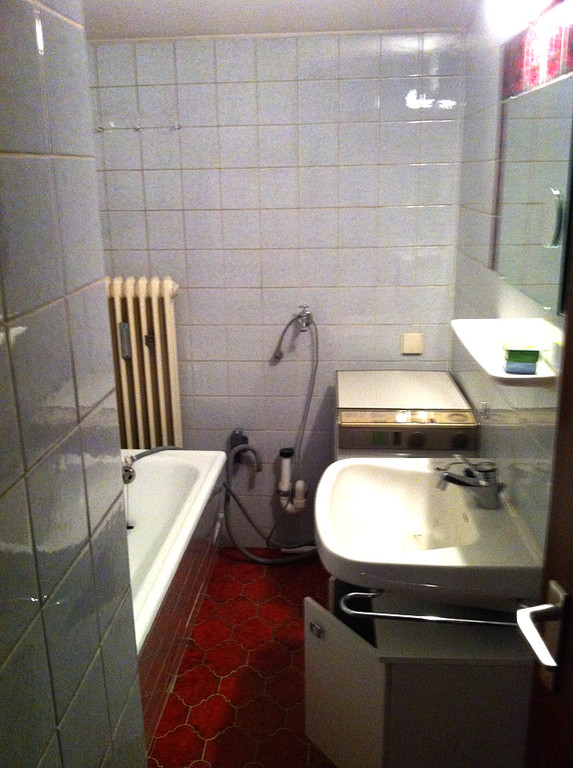 Bad, im unrenovierten Zustand