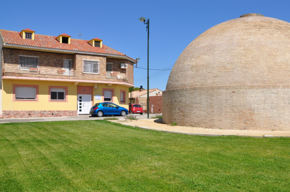Le petit immeuble familial de l'appartement.