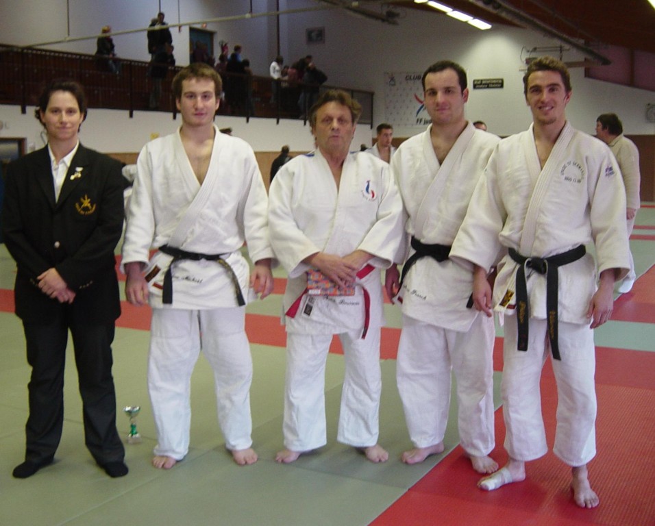 L'équipe du Stade Saint Germanois autour de André Bourreau,