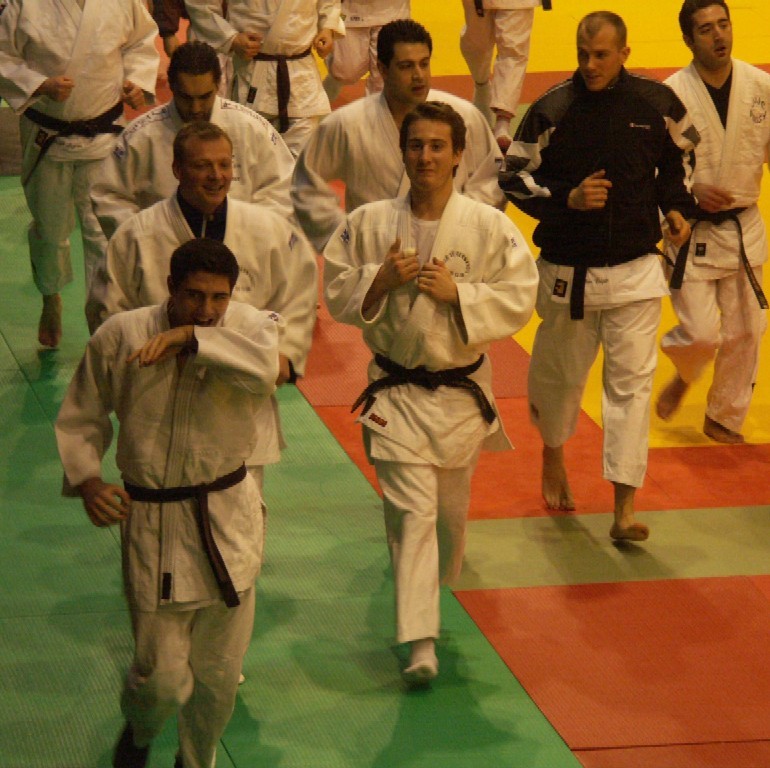 Avant les combats il faut toujours s'échauffer... avec le sourire s'il vous plait !