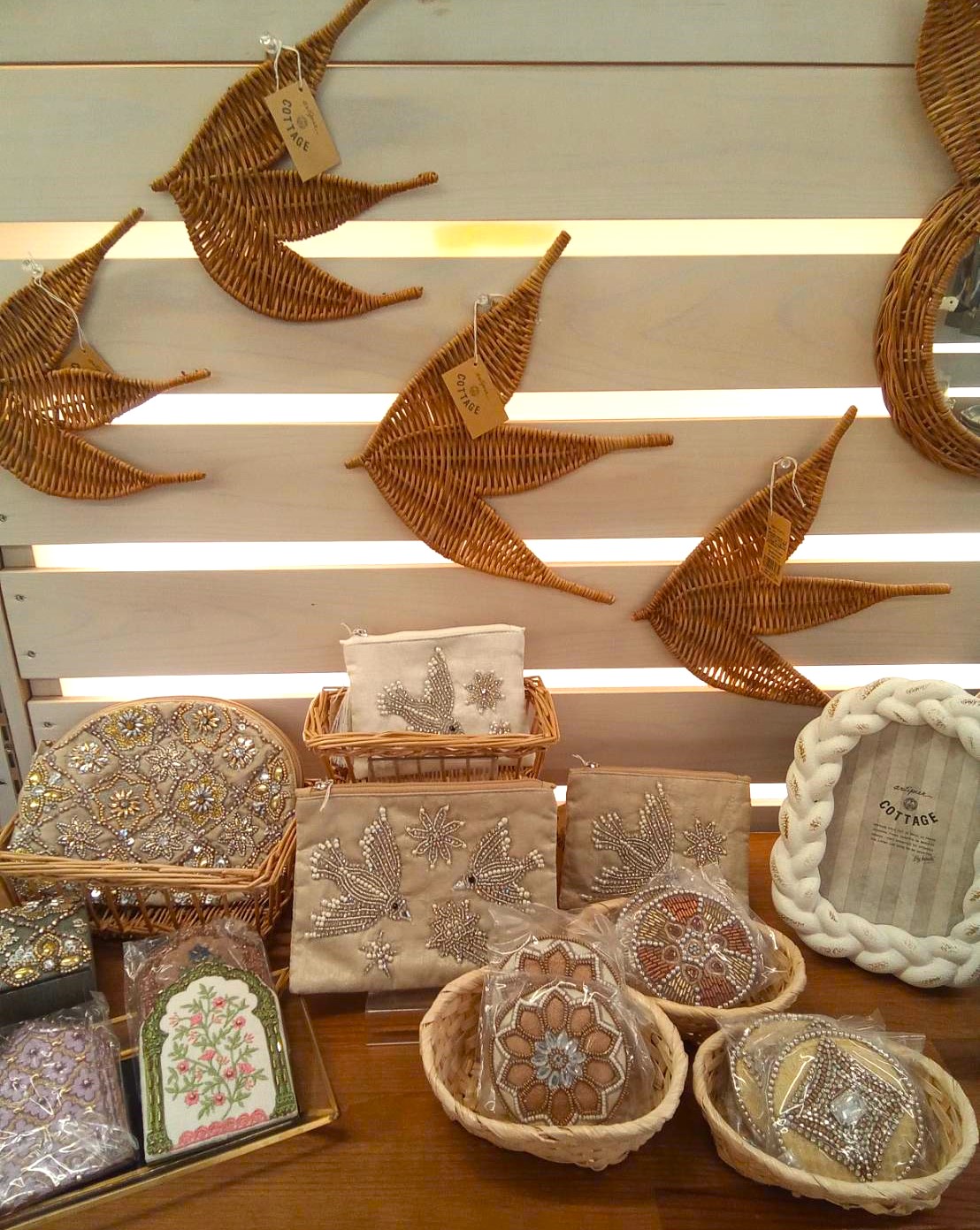 ビーズ刺繍小物