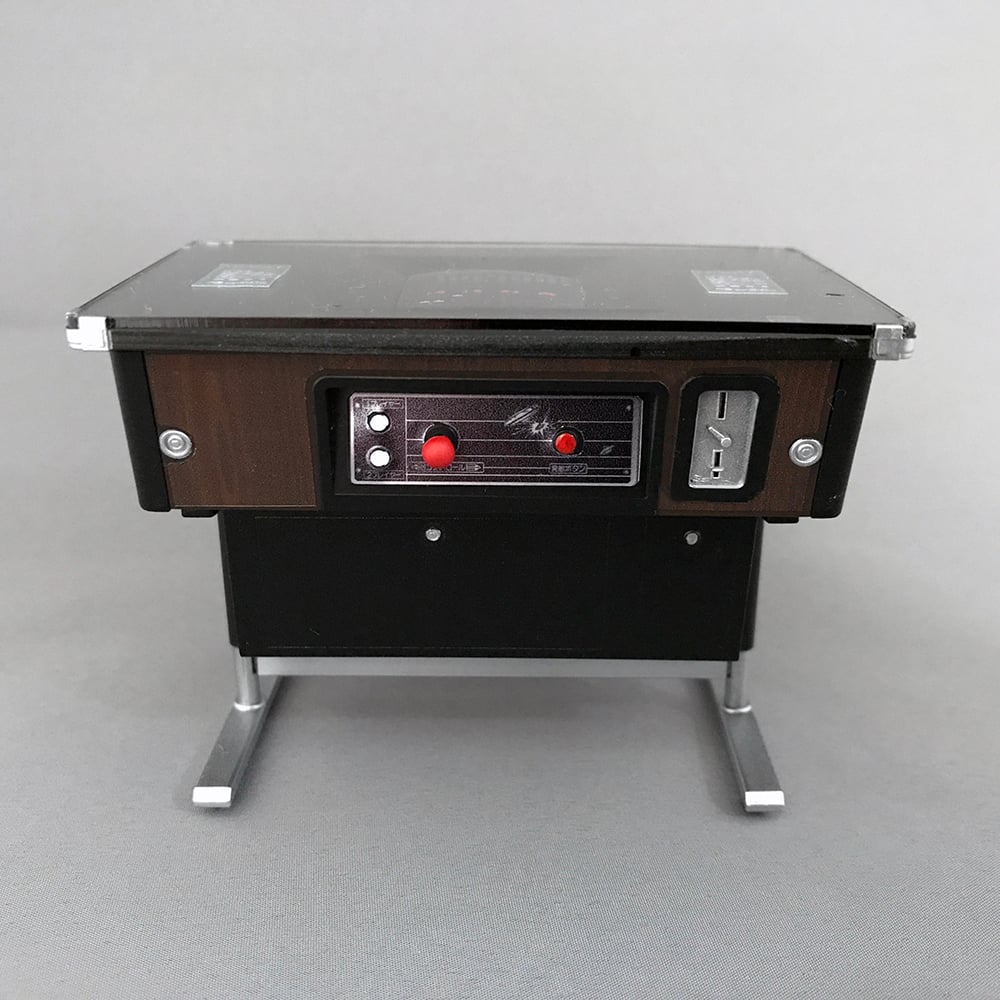 正面図　コントロールパネル・コイン投入口