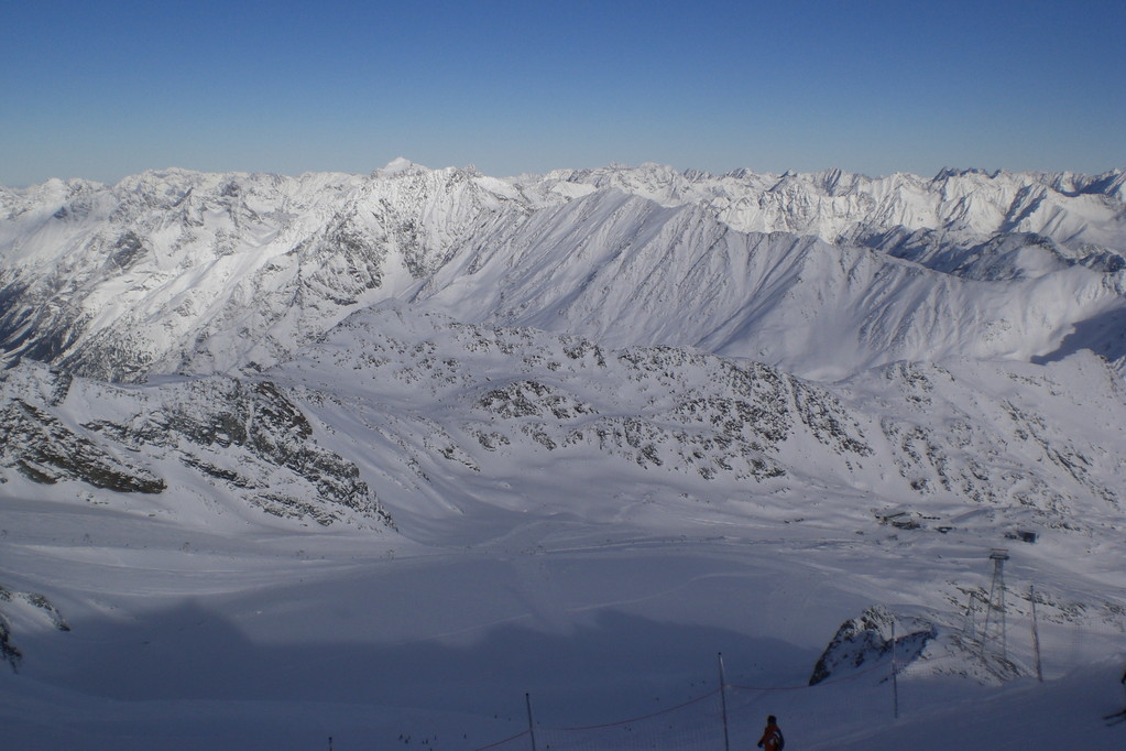 Blick vom Aussichtspunkt (Rundumsicht) 3440 m ü M