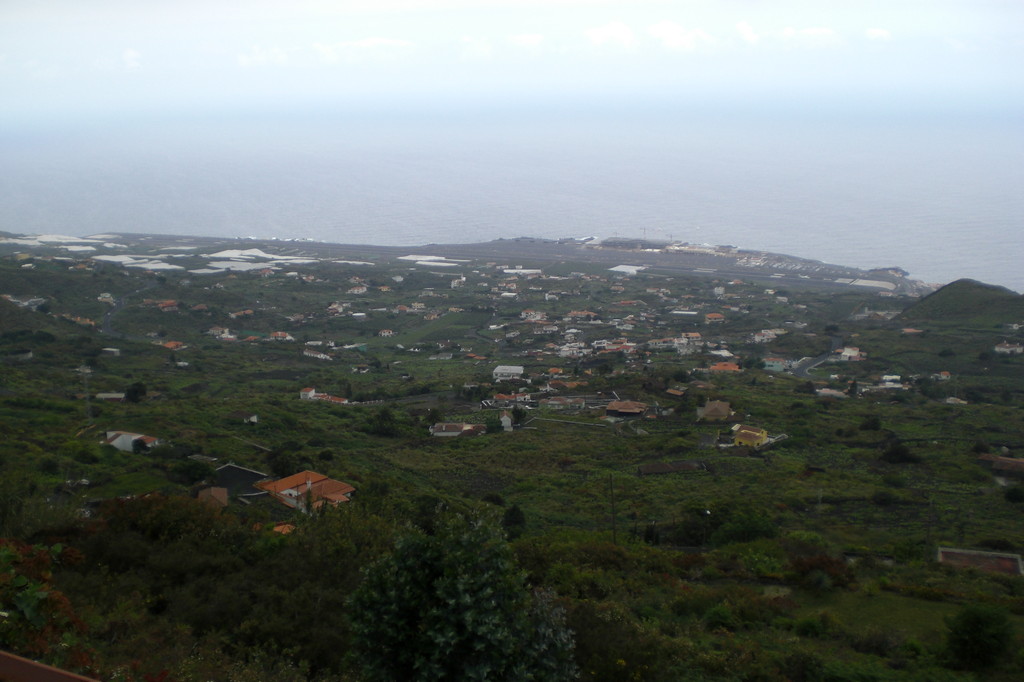 Blick auf den Flughafen Santa Cruz de La Palma (Hauptstadt)