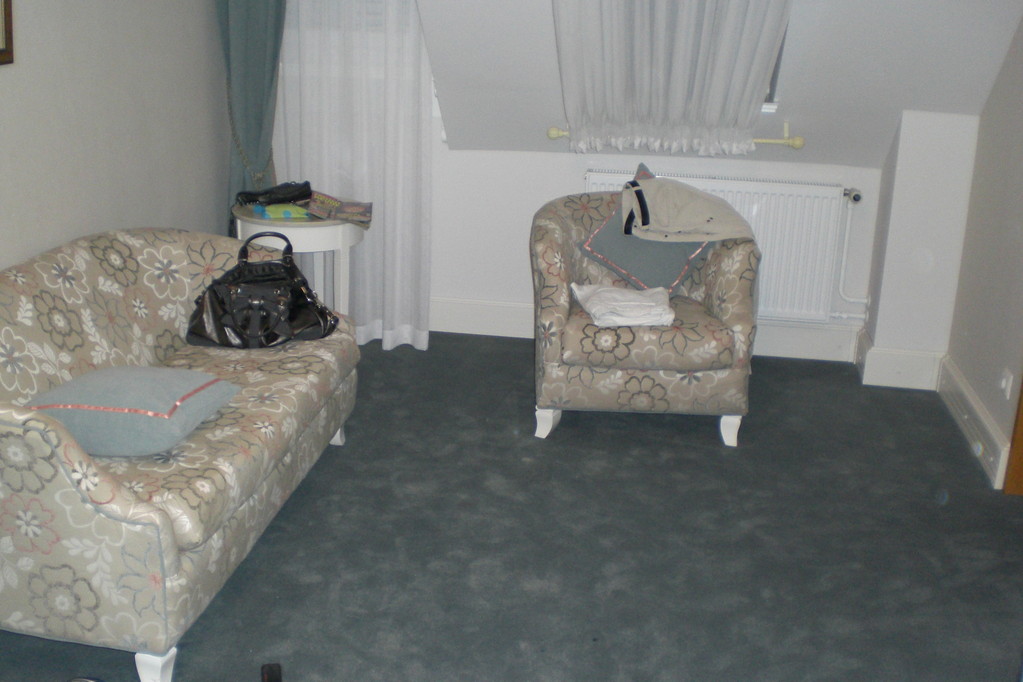 ..unsere kleine Dachsuite (Wohnzimmer)