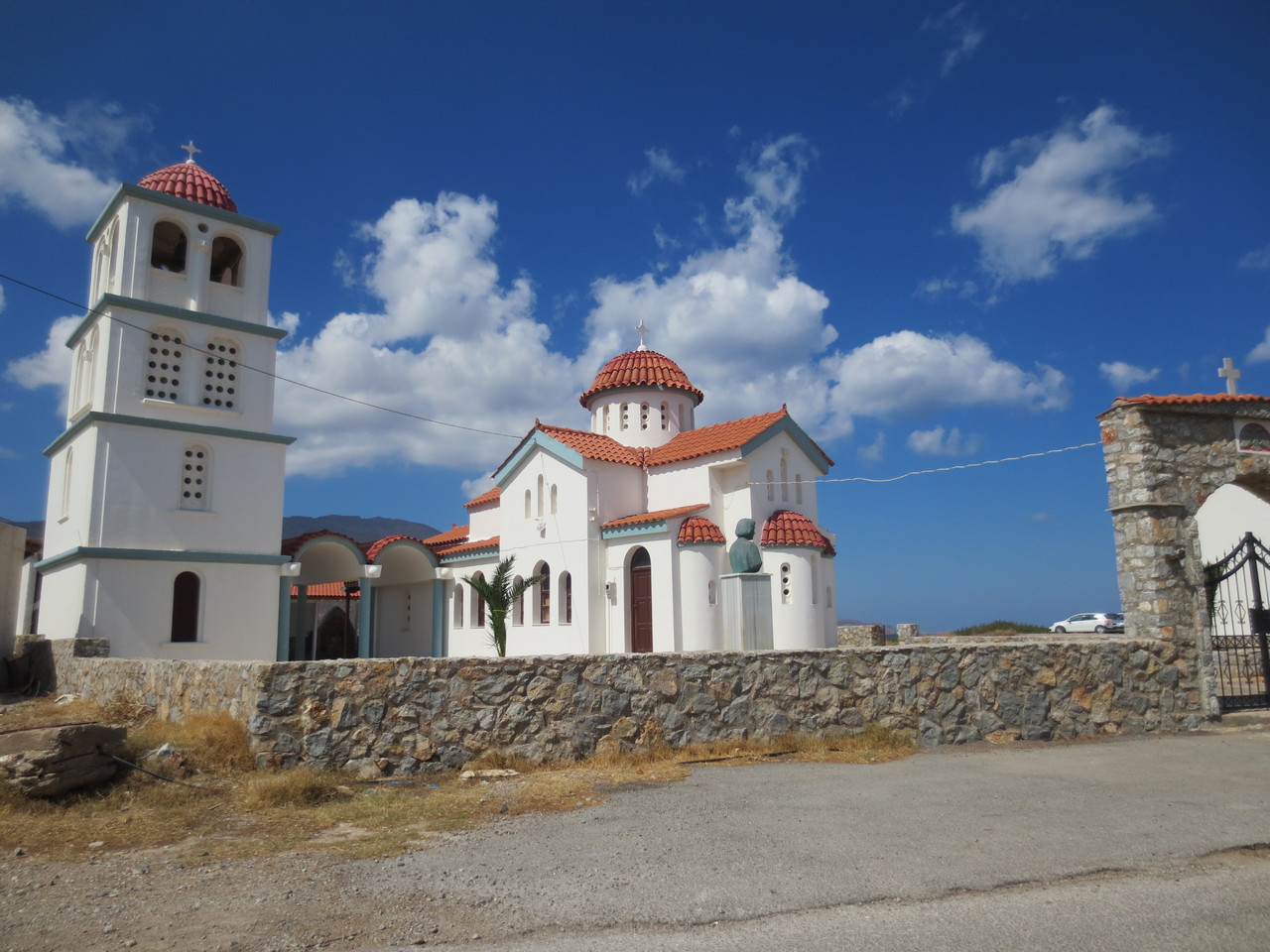 Im äussersten Nordwesten der Insel: Kissamos (Kastelli). Ein Städtchen mit ca. 11'500 Einwohnern. Sujet: Griechisch-orthodoxe Kirche am Hafen Kissamos