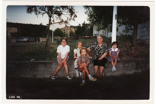 Urgrossmutter Nonna Lucia mit den Kids