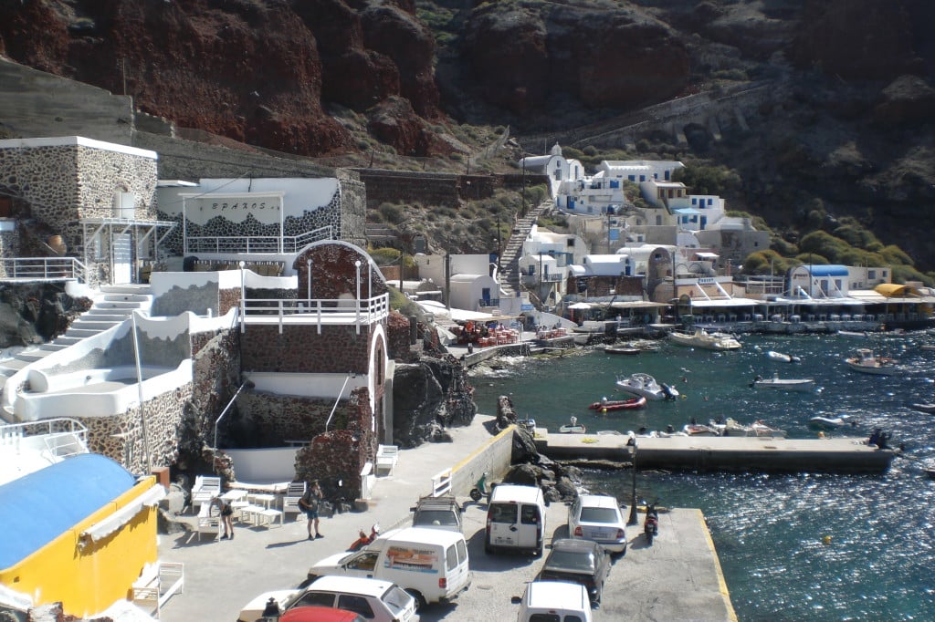 Ammoudi - malerischer kleiner Hafen unterhalb von Oia im Inselnorden