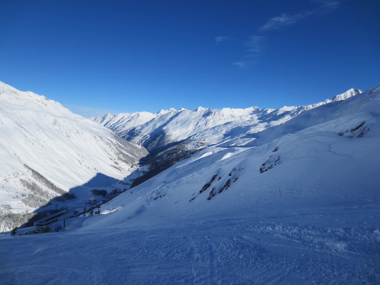 Blick von der Höhe Richtung Norden auf das Tiroler Ötztal