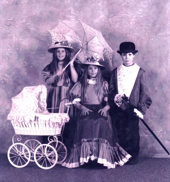 v.l.n.r.: Ludowiga Dulcinea Fracasso, Apollonia Antonina Fracasso, Niniolo Rodolfino Fracasso (Foto: 1839)