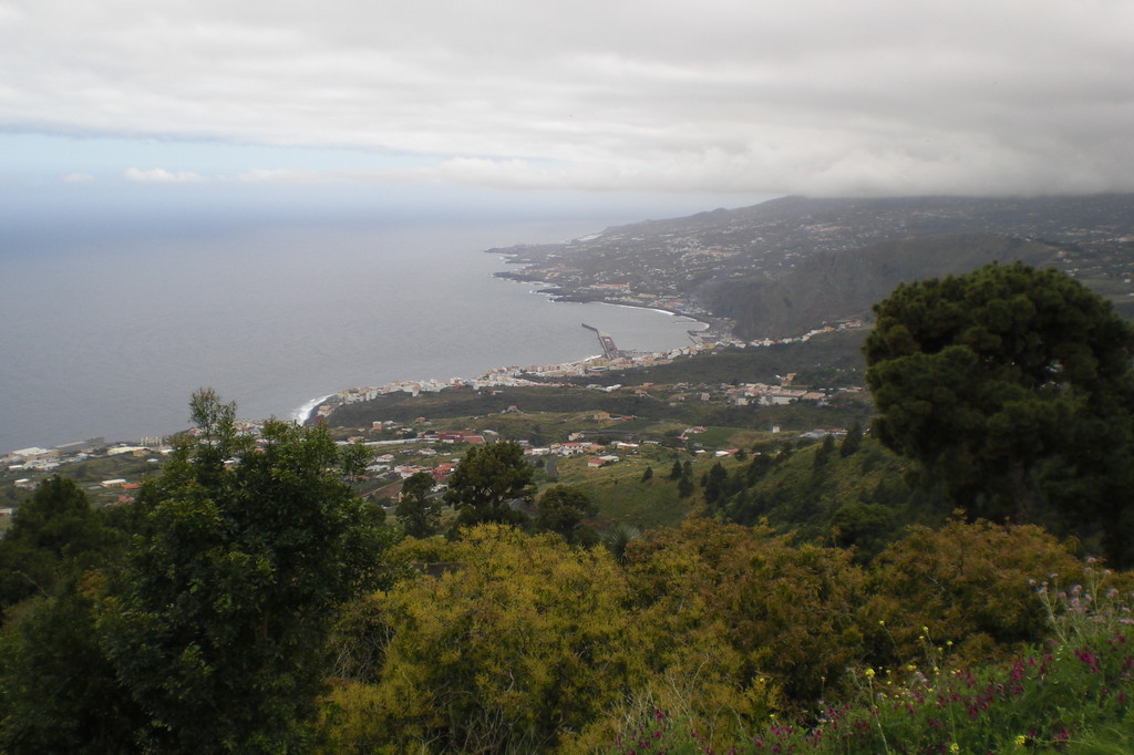 Blick Richtung Süden auf die Hauptstadt Santa Cruz de la Palma