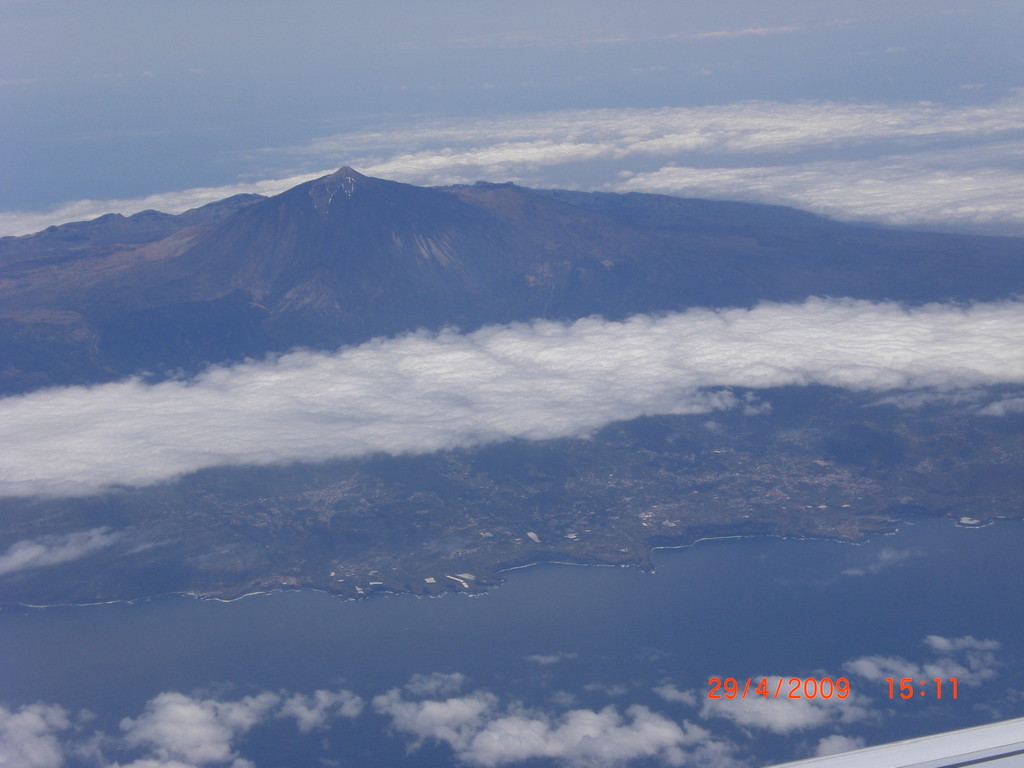 Landeanflug auf Gran Canaria mit Blick auf den Pico de las Nieves (1949 m. ü. M)