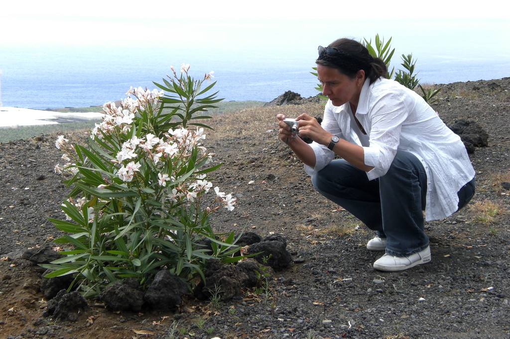 ...Suzi findet überall schöne Blumen