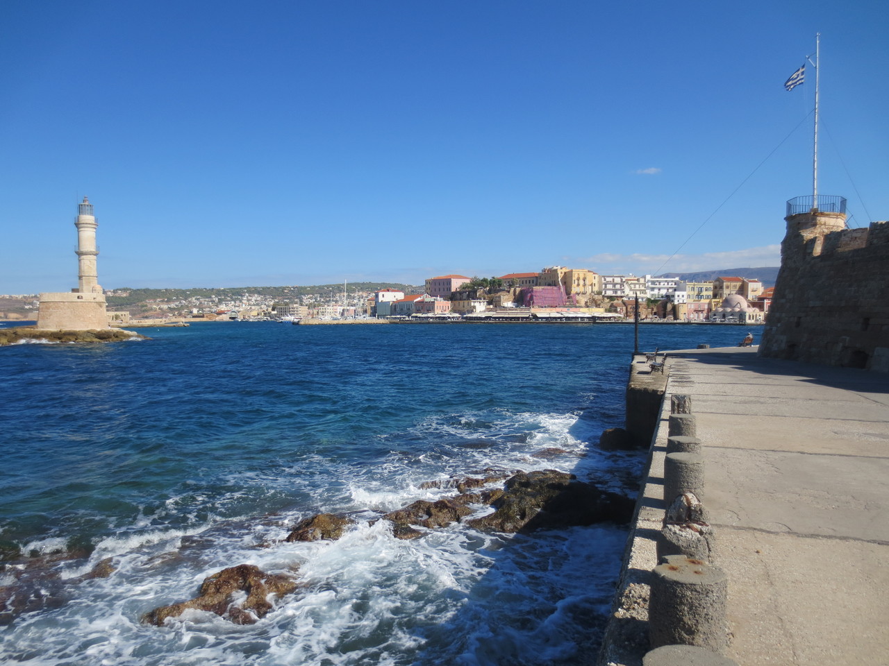 Im Nordwesten von Kreta: Chania, eine der grösseren Städte in Kreta (56'000 Einwohner) an der Bucht von Chanion (Kolpos Chanion) am Fusse einer kleinen runden Halbinsel